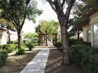 Photo #3: 2620958 Listing