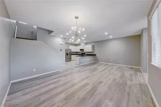 Photo #6: 2620963 Listing