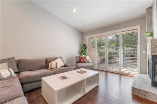 Photo #2: 2620967 Listing 