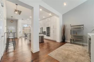 Photo #4: 2620967 Listing 