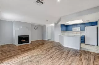 Photo #4: 2620990 Listing 