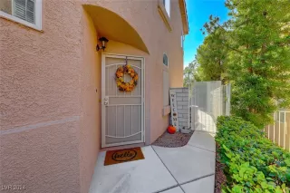 Photo #3: 2621012 Listing