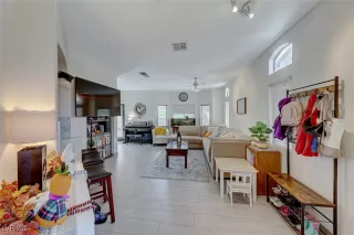 Photo #5: 2621012 Listing