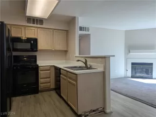 Photo #6: 2621018 Listing 