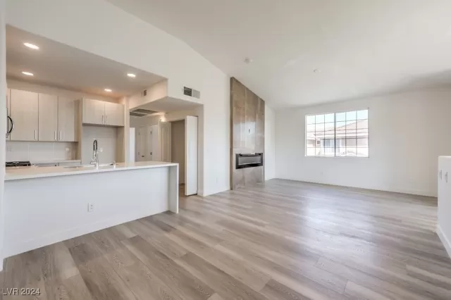 MLS: 2621019 Condo For Sale