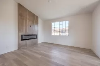 Photo #3: 2621019 Listing