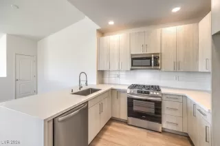 Photo #6: 2621019 Listing
