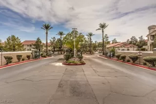 Photo #2: 2621030 Listing