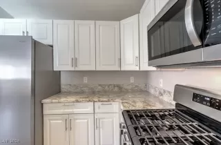 Photo #4: 2621030 Listing