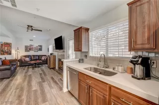 Photo #4: 2621047 Listing