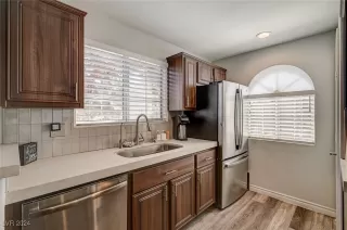 Photo #6: 2621047 Listing