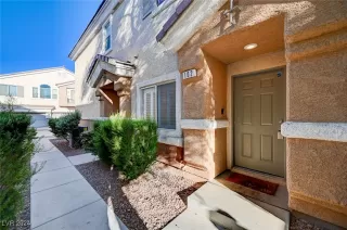 Photo #3: 2621052 Listing