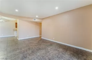 Photo #5: 2621060 Listing 