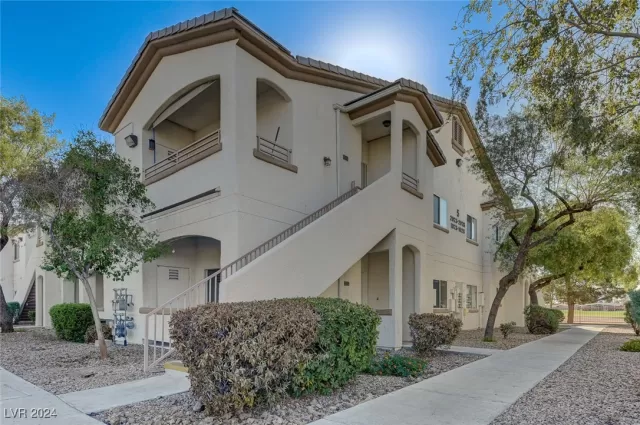 MLS: 2621171 Condo For Sale