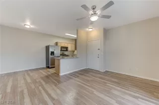 Photo #6: 2621171 Listing