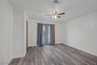 Photo #6: 2621172 Listing 