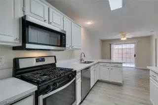 Photo #1: 2621231 Listing 