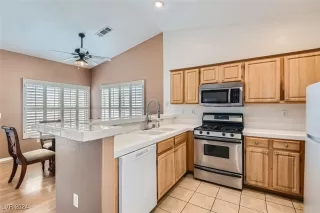 Photo #5: 2621276 Listing