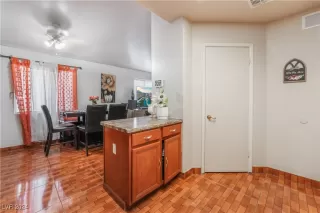 Photo #5: 2621322 Listing