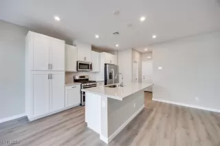 Photo #6: 2621339 Listing