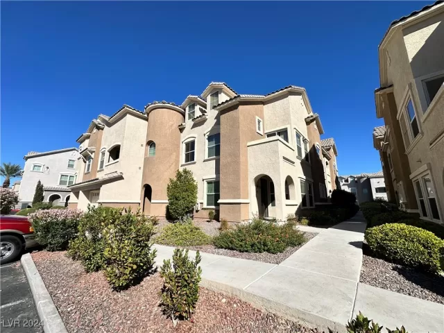 MLS: 2621341 Condo For Sale