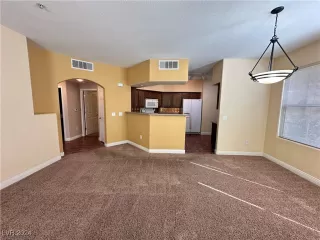Photo #6: 2621341 Listing 