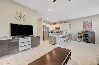 Photo #2: 2621379 Listing 