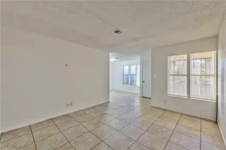Photo #3: 2621388 Listing 