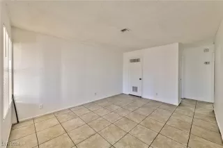 Photo #4: 2621388 Listing 