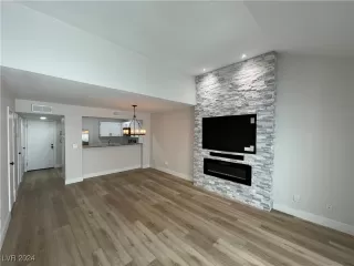 Photo #2: 2621392 Listing 