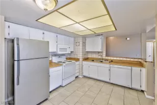 Photo #5: 2621407 Listing 