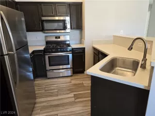 Photo #4: 2621446 Listing