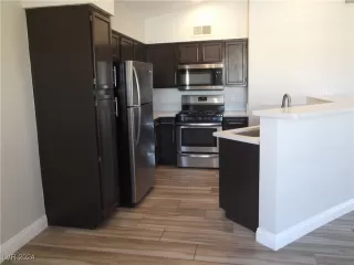 Photo #5: 2621446 Listing