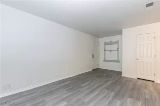 Photo #6: 2621452 Listing