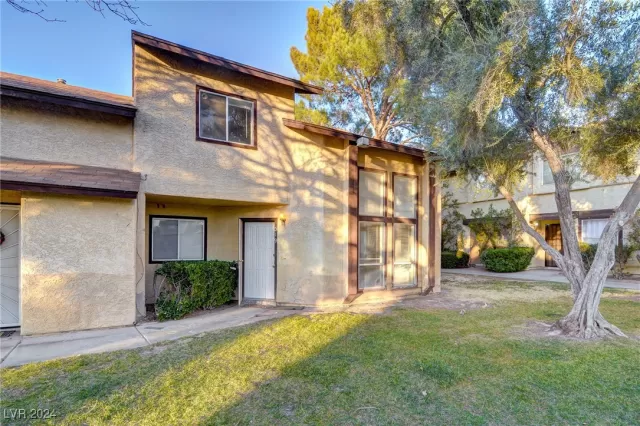 MLS: 2621453 Condo For Sale