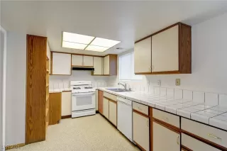 Photo #3: 2621453 Listing 