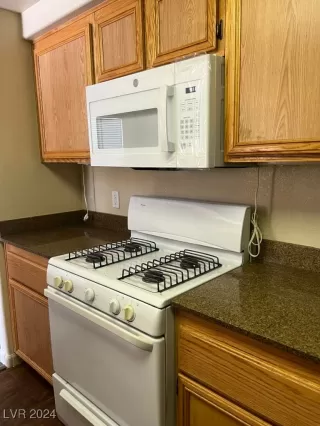 Photo #3: 2621458 Listing 