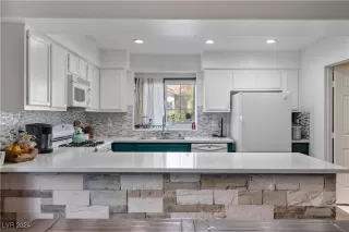 Photo #5: 2621482 Listing 