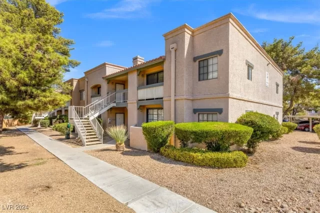 MLS: 2621487 Condo For Sale