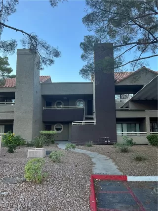 Photo #1: 2621500 Listing 