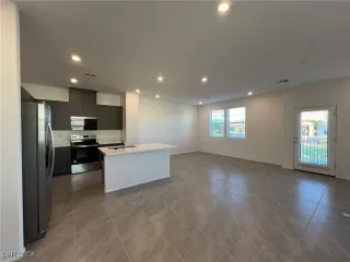 Photo #3: 2621505 Listing 