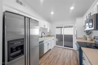 Photo #4: 2621514 Listing