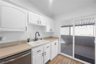 Photo #5: 2621514 Listing
