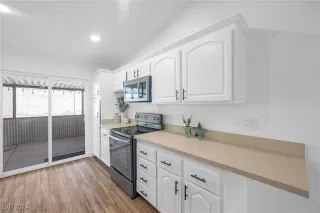 Photo #6: 2621514 Listing