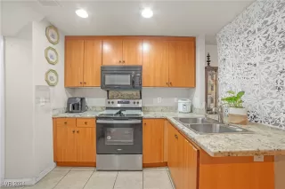 Photo #2: 2621526 Listing