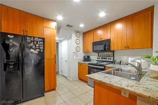 Photo #3: 2621526 Listing