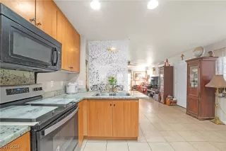 Photo #4: 2621526 Listing