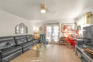 Photo #5: 2621526 Listing