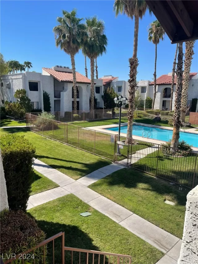 MLS: 2621528 Condo For Sale