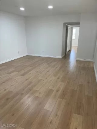 Photo #3: 2621528 Listing 